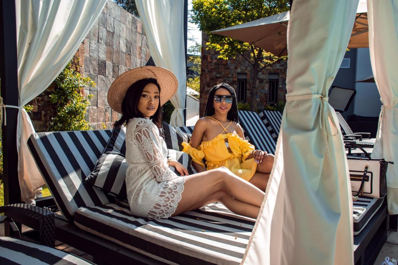 Seven Villa Hotel & Spa ヨハネスブルグ エクステリア 写真 The Cabana