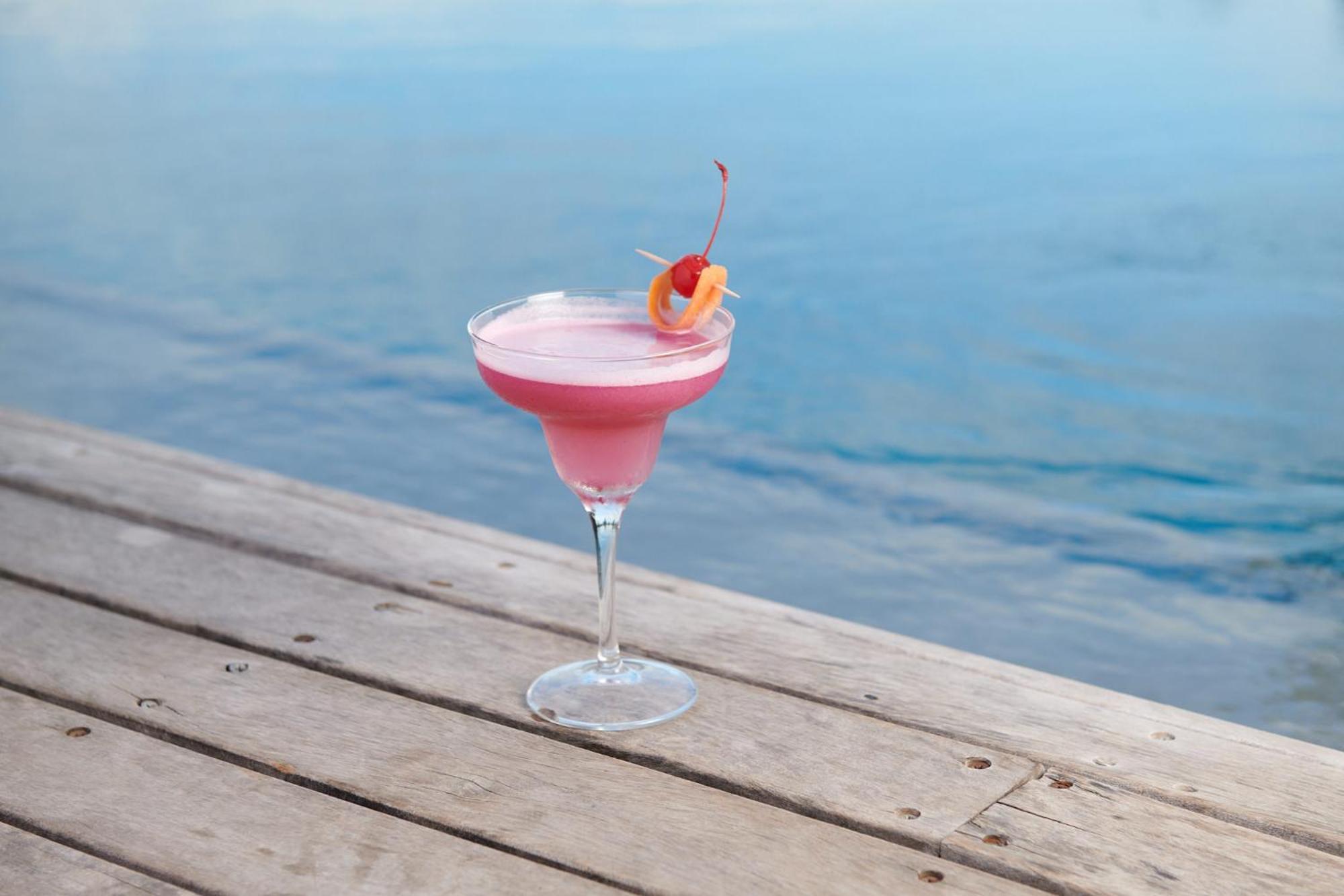 Seven Villa Hotel & Spa ヨハネスブルグ エクステリア 写真 A strawberry daiquiri